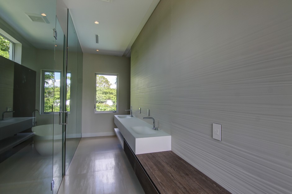 24 - Master bathroom