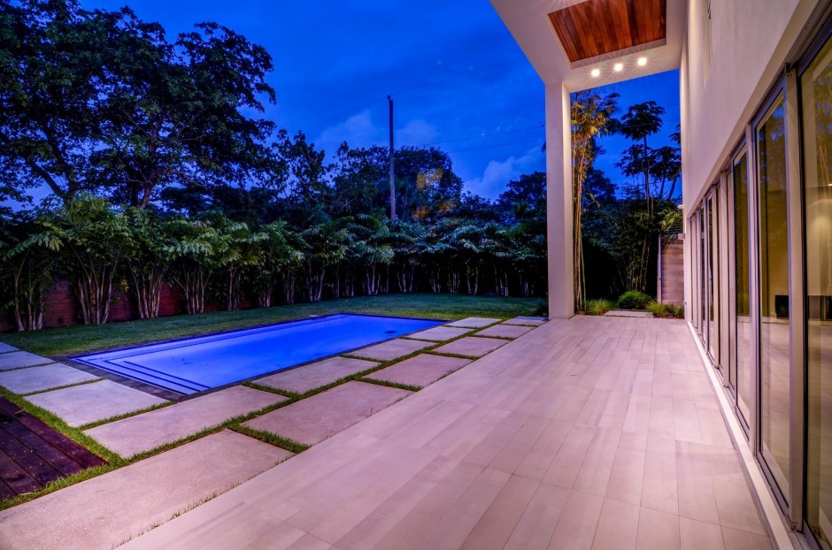 29 - Exterior Rear Twilight