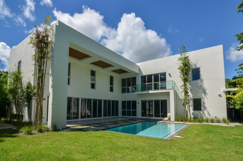 30 - Exterior Rear & Pool